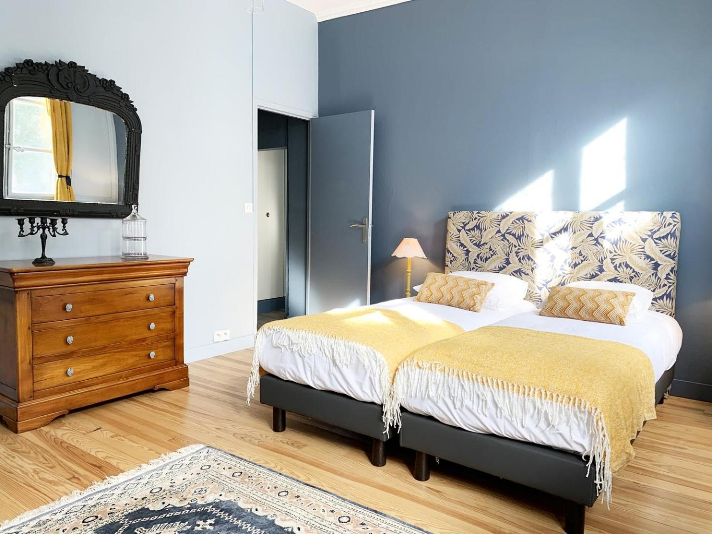 Apartment Gogh *